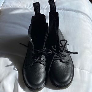 Used Dr. Marten’s size US M4, size US L 5